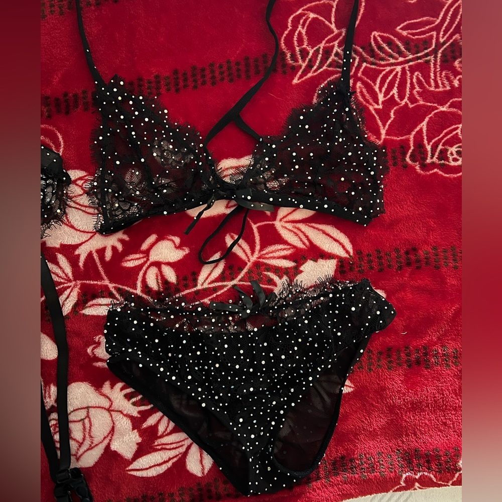 Leg Avenue Lace Rhinestone Set - Picture 3 of 3